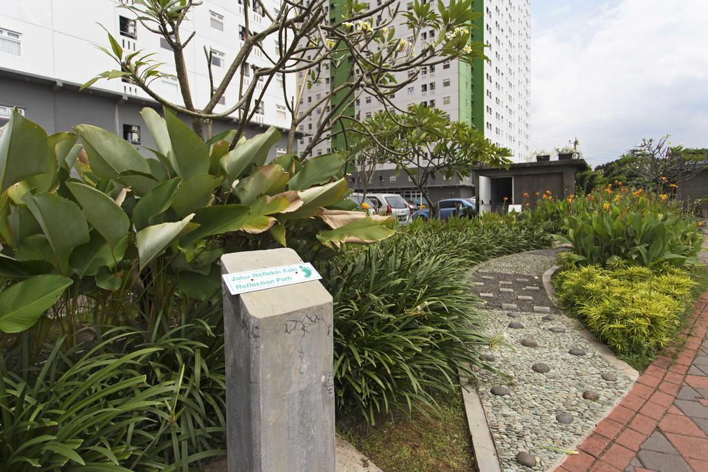 Reddoorz Apartment @ Green Pramuka Jacarta Exterior foto