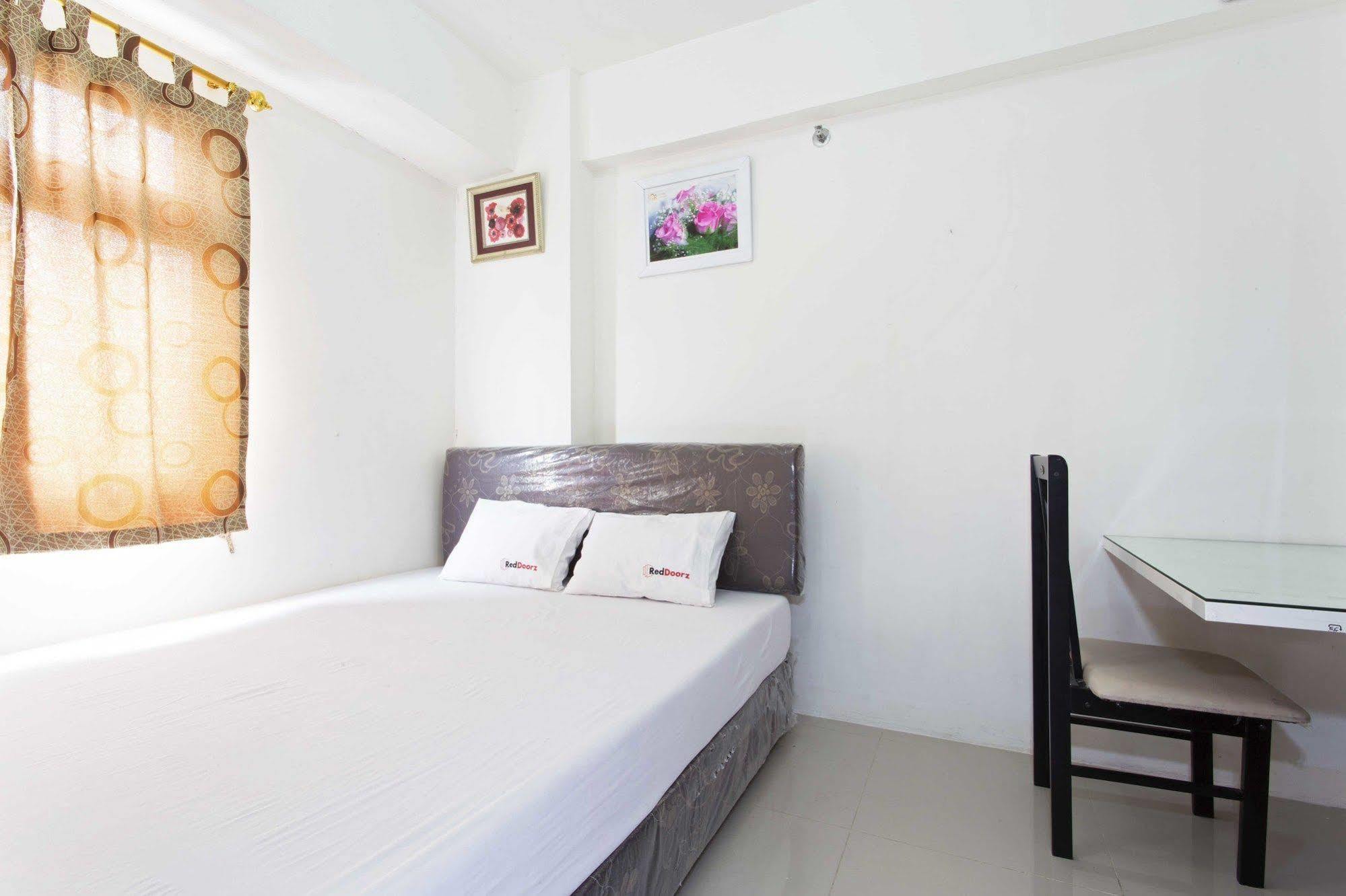 Reddoorz Apartment @ Green Pramuka Jacarta Exterior foto
