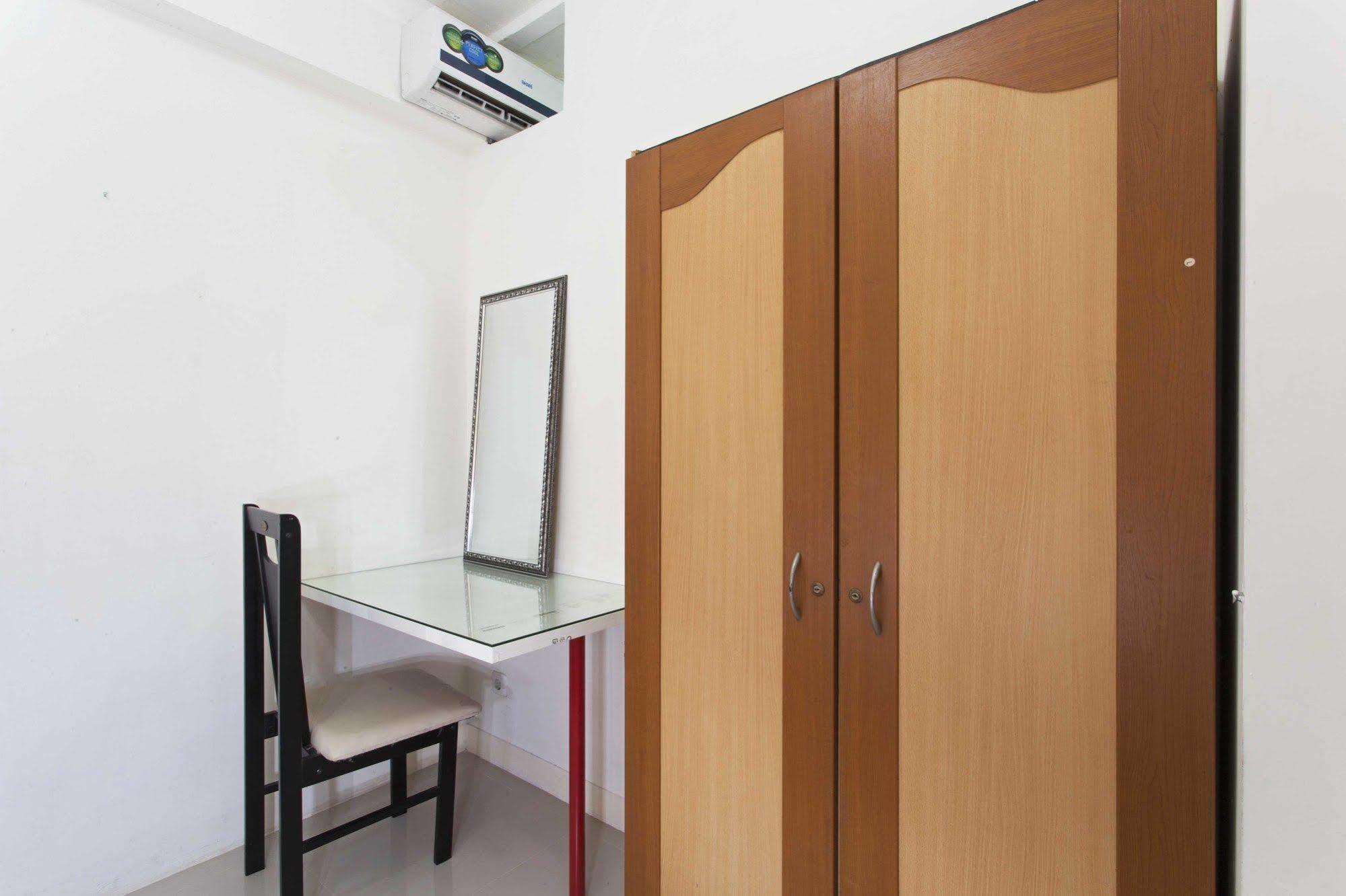 Reddoorz Apartment @ Green Pramuka Jacarta Exterior foto